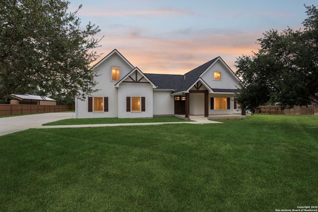 177 E Short Meadow Dr, Lytle, TX 78052