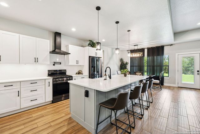 177 E Short Meadow Dr, Lytle, TX 78052