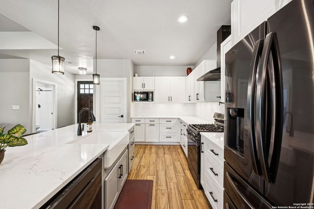 177 E Short Meadow Dr, Lytle, TX 78052