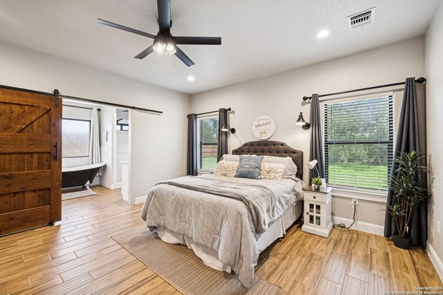 177 E Short Meadow Dr, Lytle, TX 78052