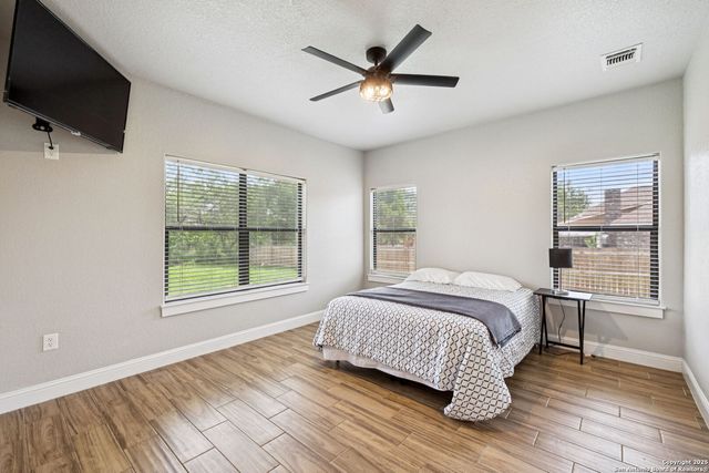 177 E Short Meadow Dr, Lytle, TX 78052