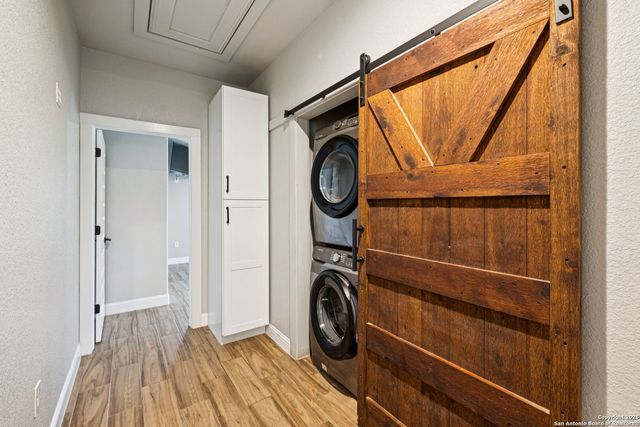 177 E Short Meadow Dr, Lytle, TX 78052