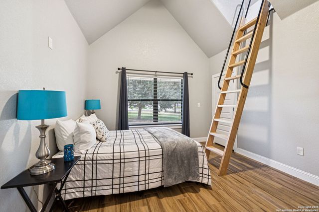 177 E Short Meadow Dr, Lytle, TX 78052