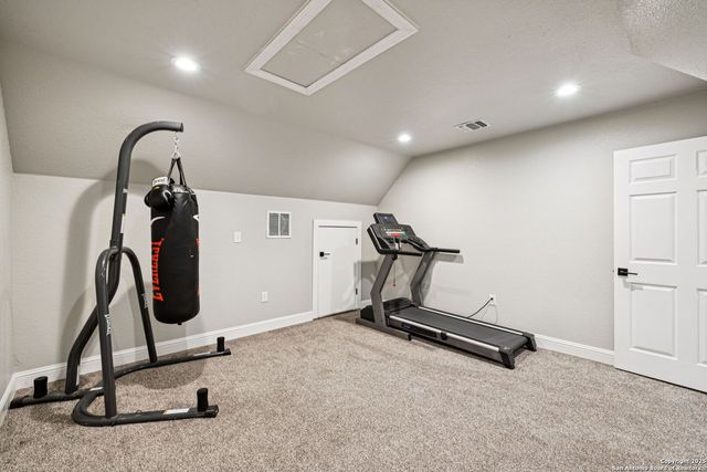 177 E Short Meadow Dr, Lytle, TX 78052