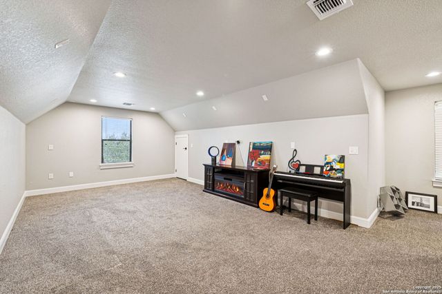 177 E Short Meadow Dr, Lytle, TX 78052