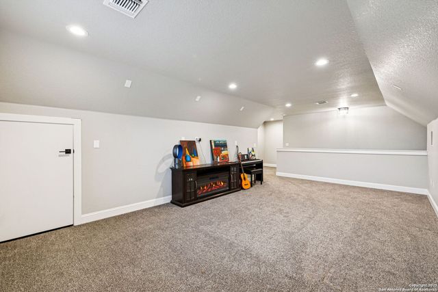 177 E Short Meadow Dr, Lytle, TX 78052