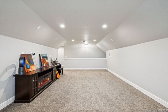 177 E Short Meadow Dr, Lytle, TX 78052