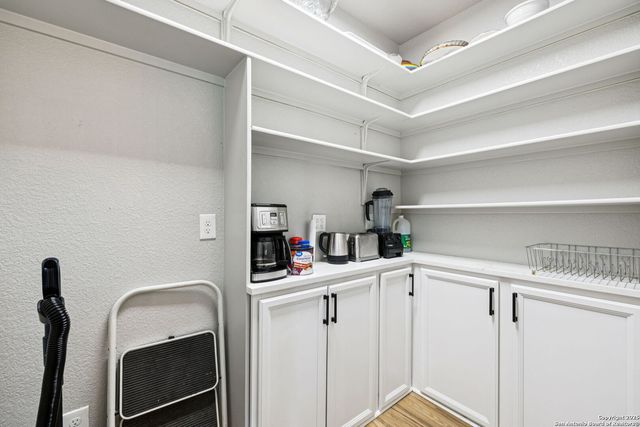 177 E Short Meadow Dr, Lytle, TX 78052