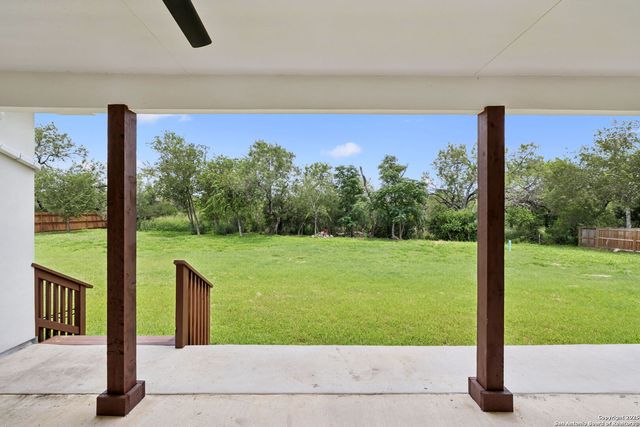 177 E Short Meadow Dr, Lytle, TX 78052