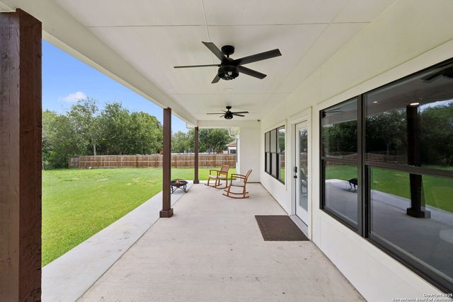 177 E Short Meadow Dr, Lytle, TX 78052