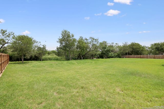 177 E Short Meadow Dr, Lytle, TX 78052
