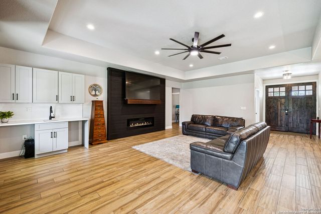 177 E Short Meadow Dr, Lytle, TX 78052