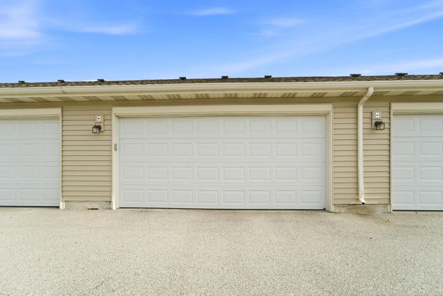 1074 E 114th Avenue, Crown Point, IN 46307