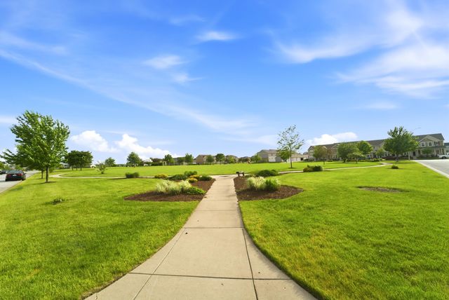 1074 E 114th Avenue, Crown Point, IN 46307