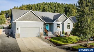 1539 Lakeview Dr NE, Silverton, OR 97381