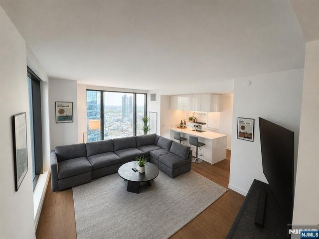 99 Hudson Street 2811, Jersey City, NJ 07302