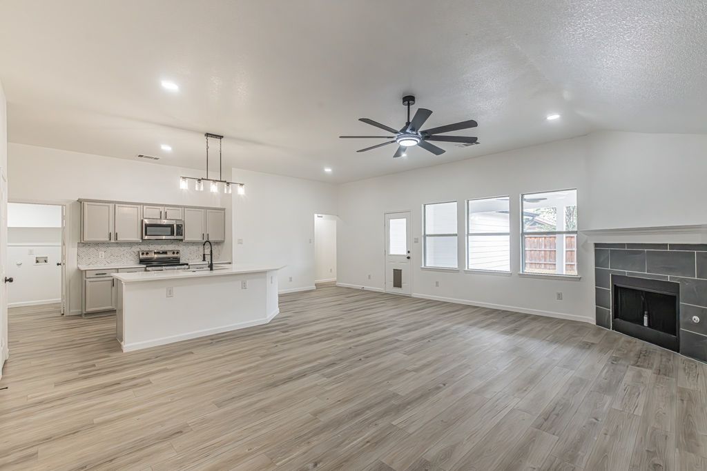 1505 Kittyhawk Drive, Little Elm, TX 75068
