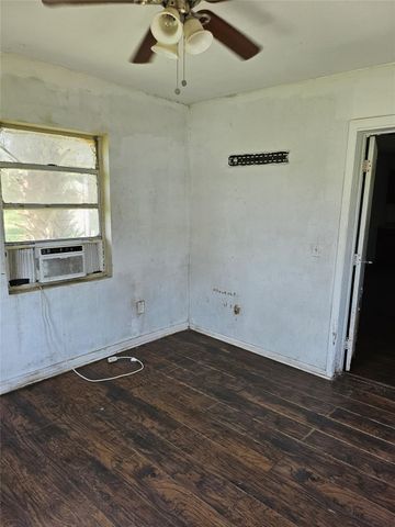 421 N 10th St, Fort Pierce, FL 34950