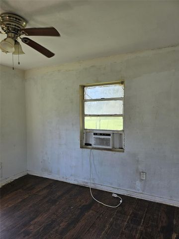 421 N 10th St, Fort Pierce, FL 34950