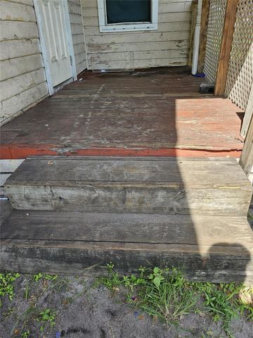 421 N 10th St, Fort Pierce, FL 34950
