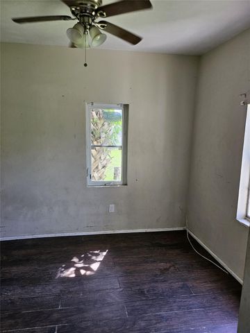 421 N 10th St, Fort Pierce, FL 34950