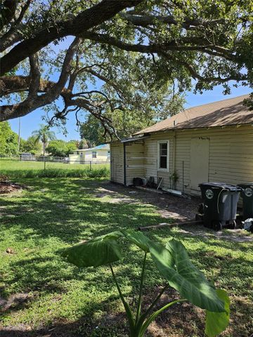 421 N 10th St, Fort Pierce, FL 34950