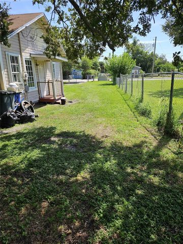421 N 10th St, Fort Pierce, FL 34950