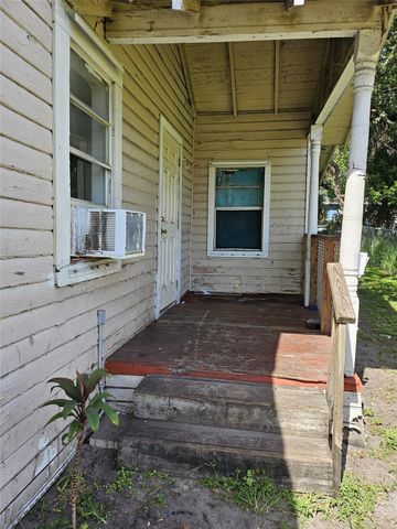 421 N 10th St, Fort Pierce, FL 34950