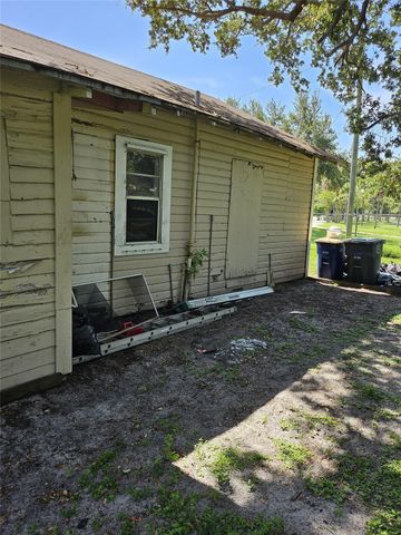 421 N 10th St, Fort Pierce, FL 34950