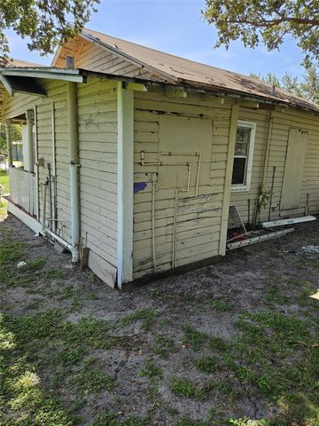 421 N 10th St, Fort Pierce, FL 34950