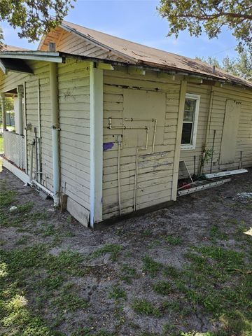 421 N 10th St, Fort Pierce, FL 34950