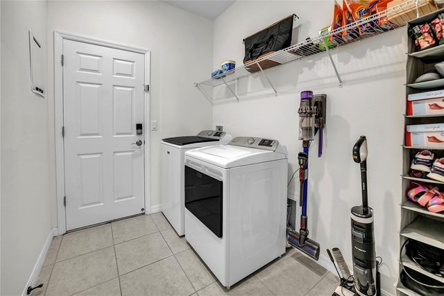 24401 SUNNYS HALO WAY, Sorrento, FL 32776