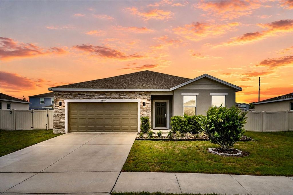 24401 SUNNYS HALO WAY, Sorrento, FL 32776