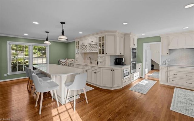 4 Horseshoe Court, Greensboro, NC 27410