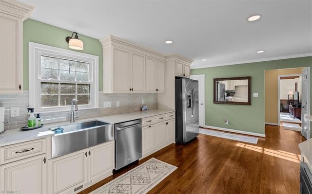 4 Horseshoe Court, Greensboro, NC 27410
