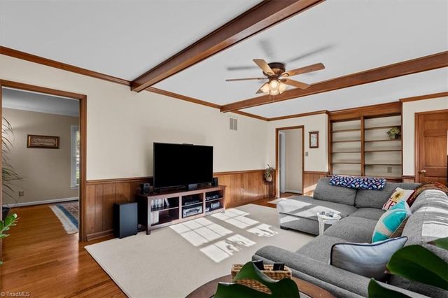4 Horseshoe Court, Greensboro, NC 27410