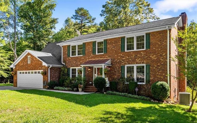 4 Horseshoe Court, Greensboro, NC 27410