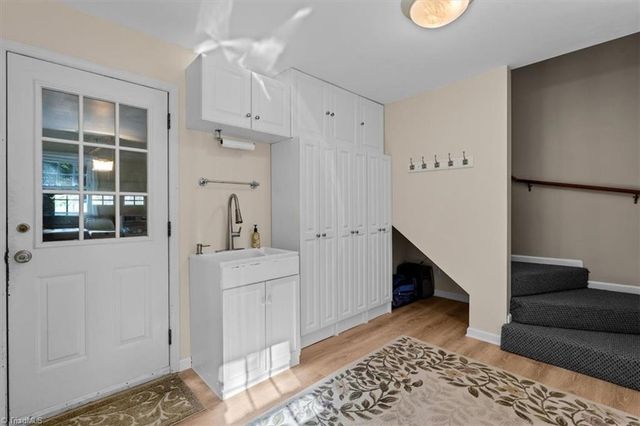 4 Horseshoe Court, Greensboro, NC 27410