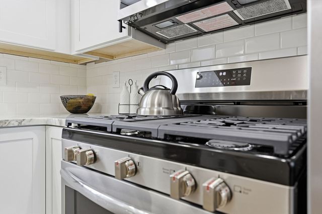 29 Lowell Ave, West Springfield, MA 01089