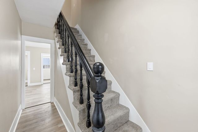 29 Lowell Ave, West Springfield, MA 01089