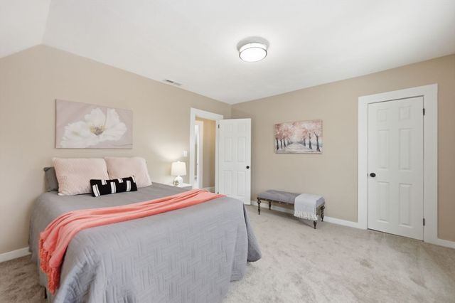 29 Lowell Ave, West Springfield, MA 01089