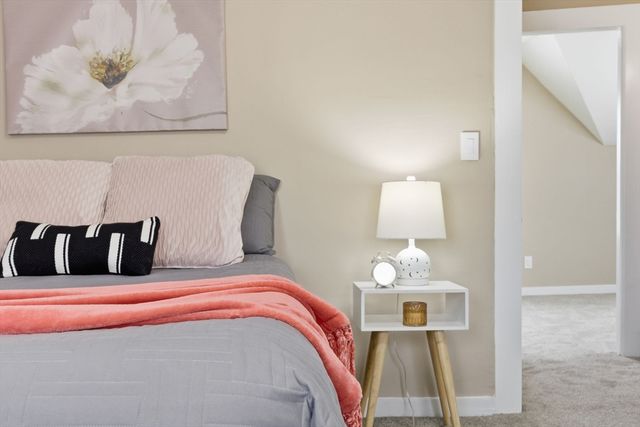 29 Lowell Ave, West Springfield, MA 01089