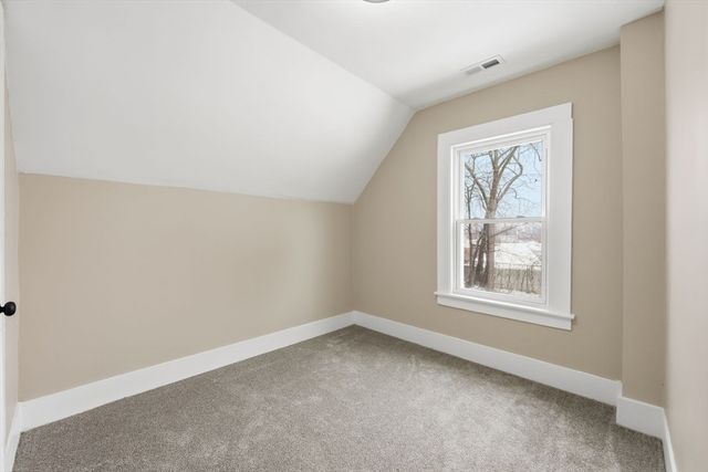 29 Lowell Ave, West Springfield, MA 01089