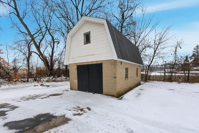 29 Lowell Ave, West Springfield, MA 01089