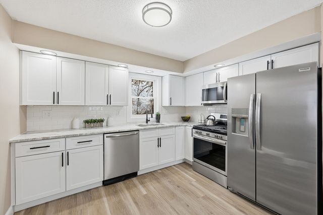 29 Lowell Ave, West Springfield, MA 01089