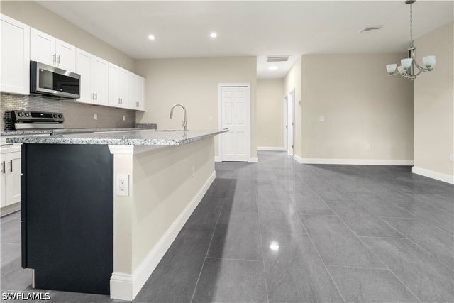 1043 Albert AVE, Lehigh Acres, FL 33971