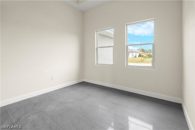 1043 Albert AVE, Lehigh Acres, FL 33971