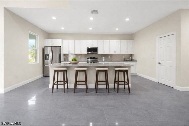 1043 Albert AVE, Lehigh Acres, FL 33971