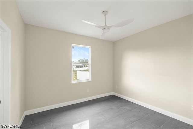 1043 Albert AVE, Lehigh Acres, FL 33971