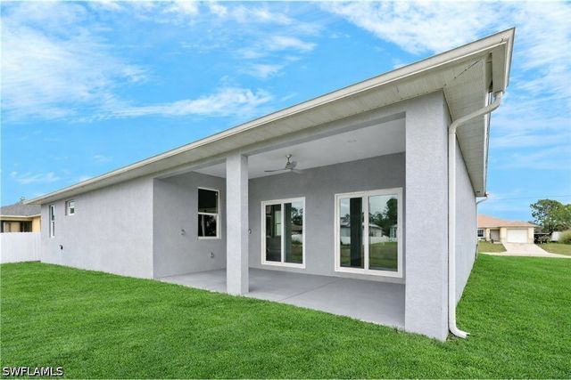 1043 Albert AVE, Lehigh Acres, FL 33971